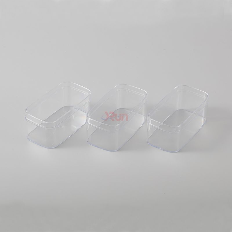 We provide durable PET food container options that are housed within our rectangle plastic box, making it an excellent clear cake container solution for quality tiramisu packing.
